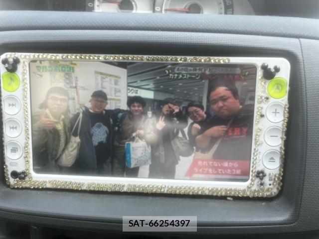 Toyota SIENTA 2011-11 8355600-16