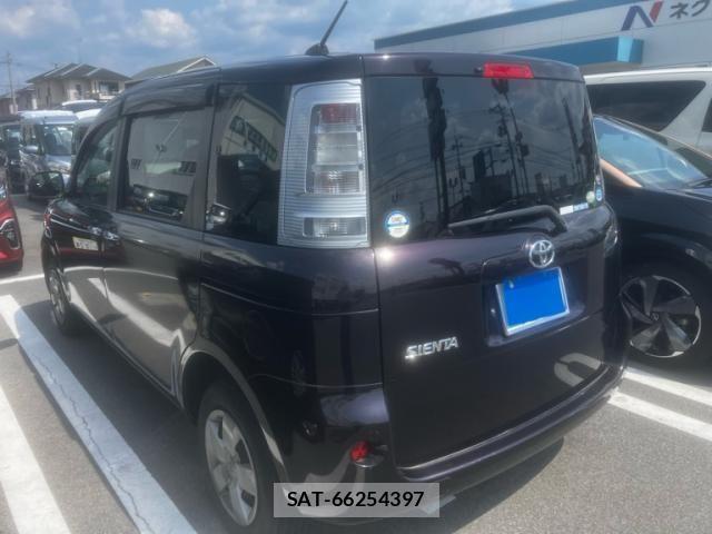 Toyota SIENTA 2011-11 8355600-2