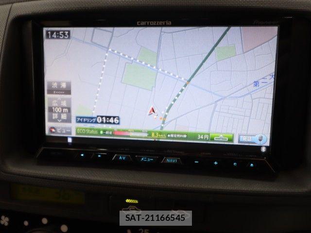Toyota SIENTA 2012-06 8368697-11