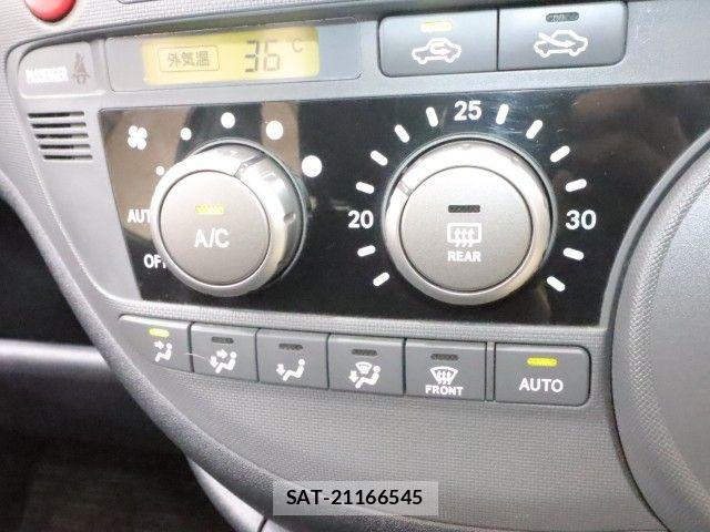 Toyota SIENTA 2012-06 8368697-15