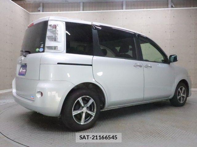Toyota SIENTA 2012-06 8368697-1