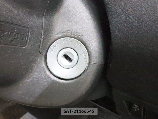 Toyota SIENTA 2012-06 8368697-19