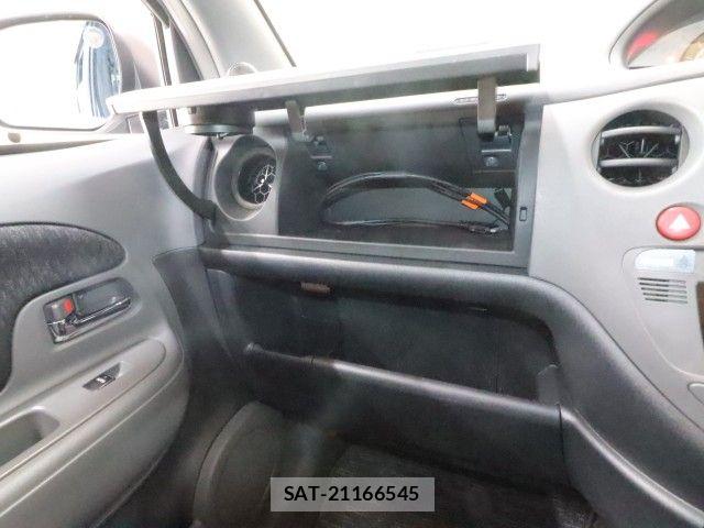 Toyota SIENTA 2012-06 8368697-21