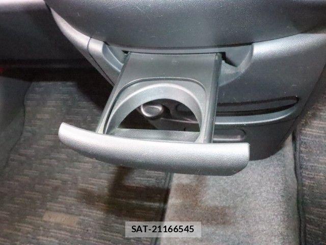 Toyota SIENTA 2012-06 8368697-22