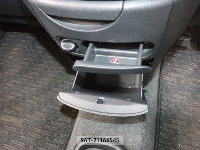 Toyota SIENTA 2012-06 8368697-23
