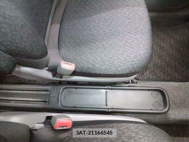 Toyota SIENTA 2012-06 8368697-24