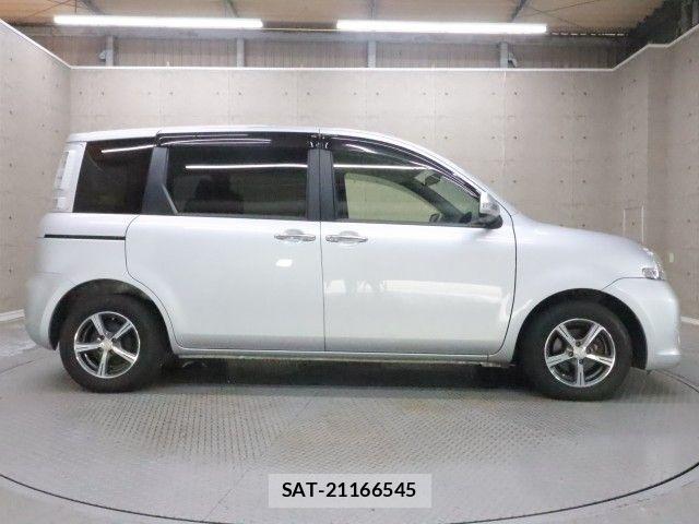 Toyota SIENTA 2012-06 8368697-27