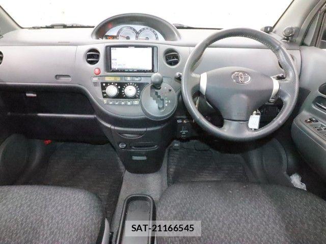 Toyota SIENTA 2012-06 8368697-2