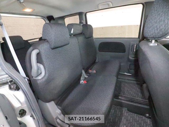 Toyota SIENTA 2012-06 8368697-4