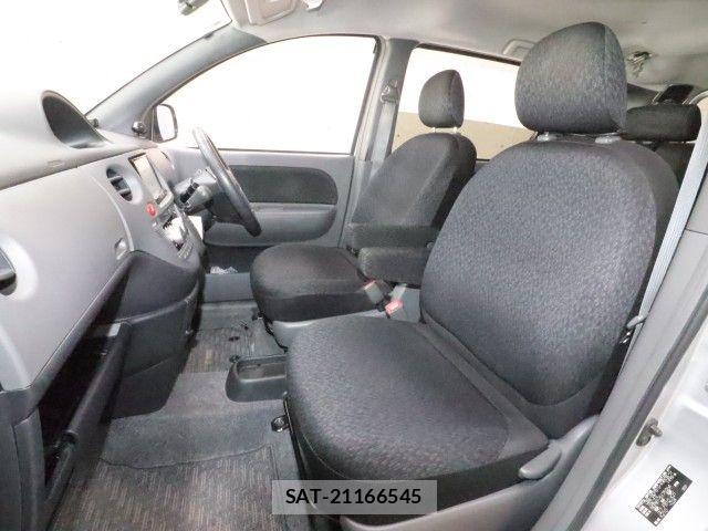Toyota SIENTA 2012-06 8368697-5