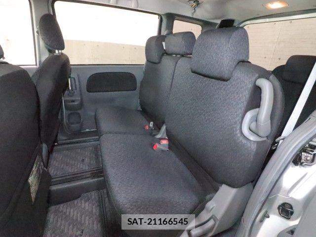 Toyota SIENTA 2012-06 8368697-6