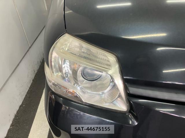Toyota SIENTA 2013-09 8368698-18