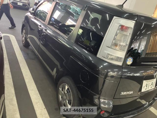 Toyota SIENTA 2013-09 8368698-4