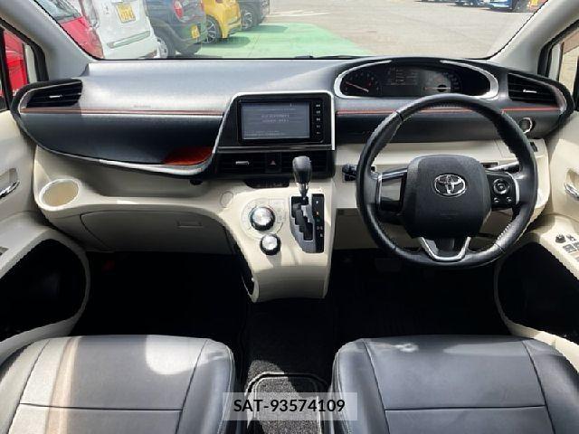 Toyota SIENTA 2015-10 8368689-1