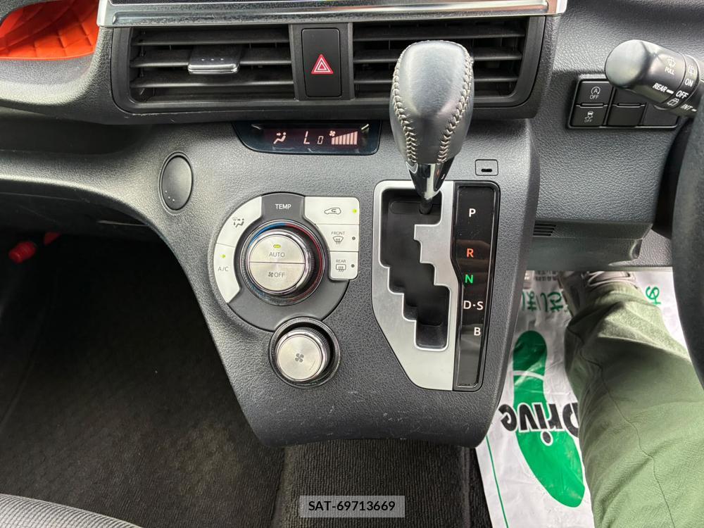 Toyota SIENTA 2020-05 8344475-18