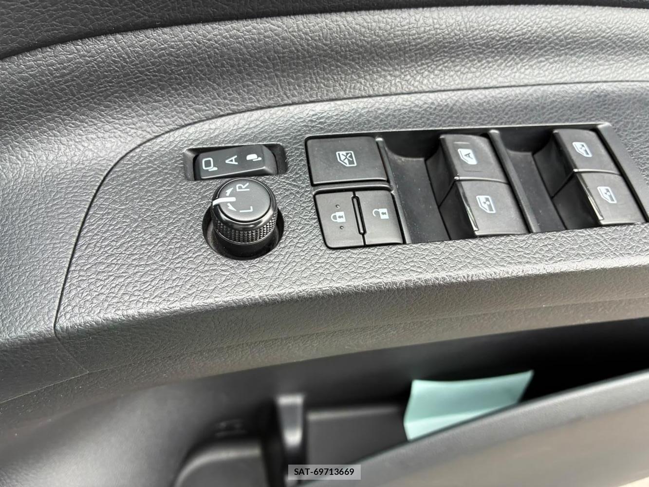 Toyota SIENTA 2020-05 8344475-20