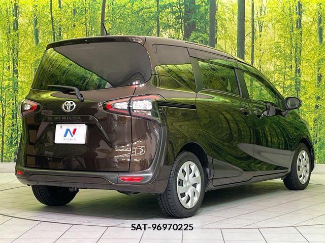 Toyota SIENTA 2015-12 8368688-16