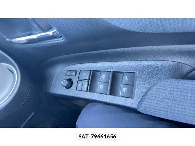 Toyota SIENTA 2015-09 8368694-16