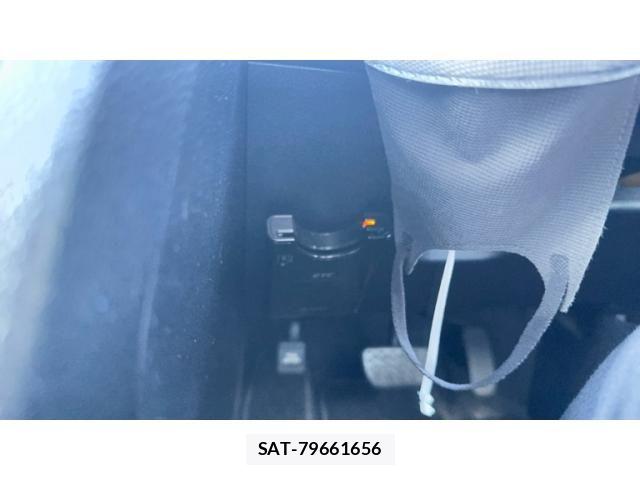 Toyota SIENTA 2015-09 8368694-18