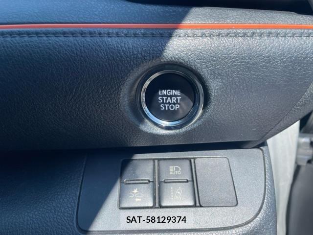 Toyota SIENTA 2015-09 8368696-11