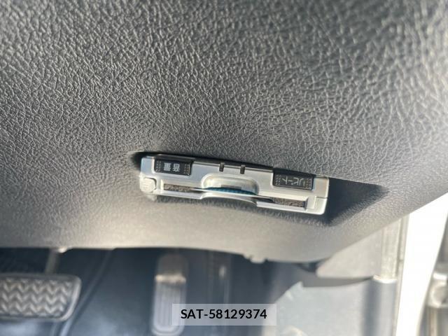 Toyota SIENTA 2015-09 8368696-12