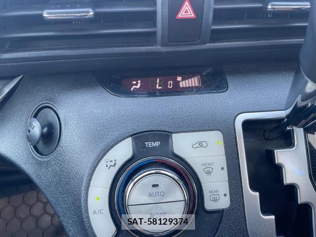 Toyota SIENTA 2015-09 8368696-16