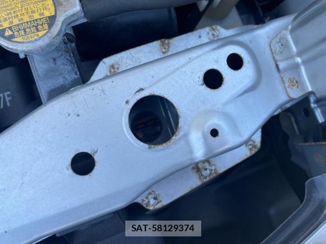 Toyota SIENTA 2015-09 8368696-22