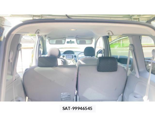 Toyota SIENTA 2009-10 8368702-16