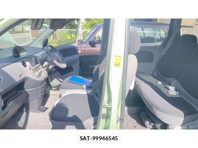 Toyota SIENTA 2009-10 8368702-18