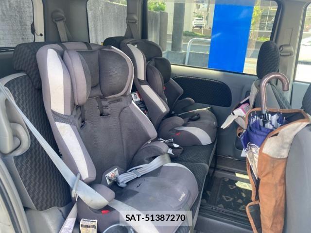 Toyota SIENTA 2009-10 8368700-10