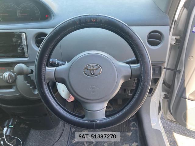 Toyota SIENTA 2009-10 8368700-13