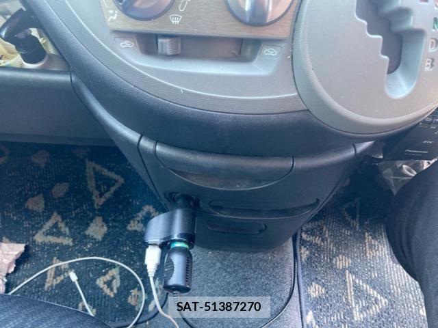 Toyota SIENTA 2009-10 8368700-17