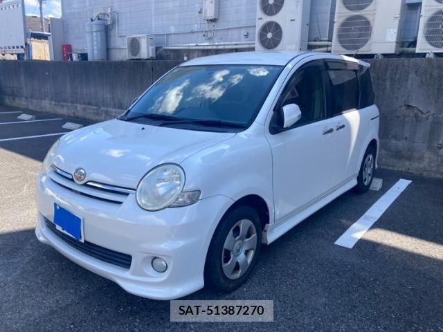 Toyota SIENTA 2009-10 8368700-1