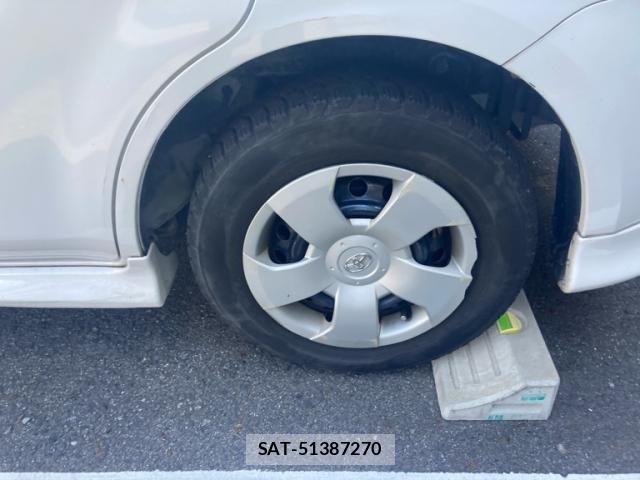 Toyota SIENTA 2009-10 8368700-4