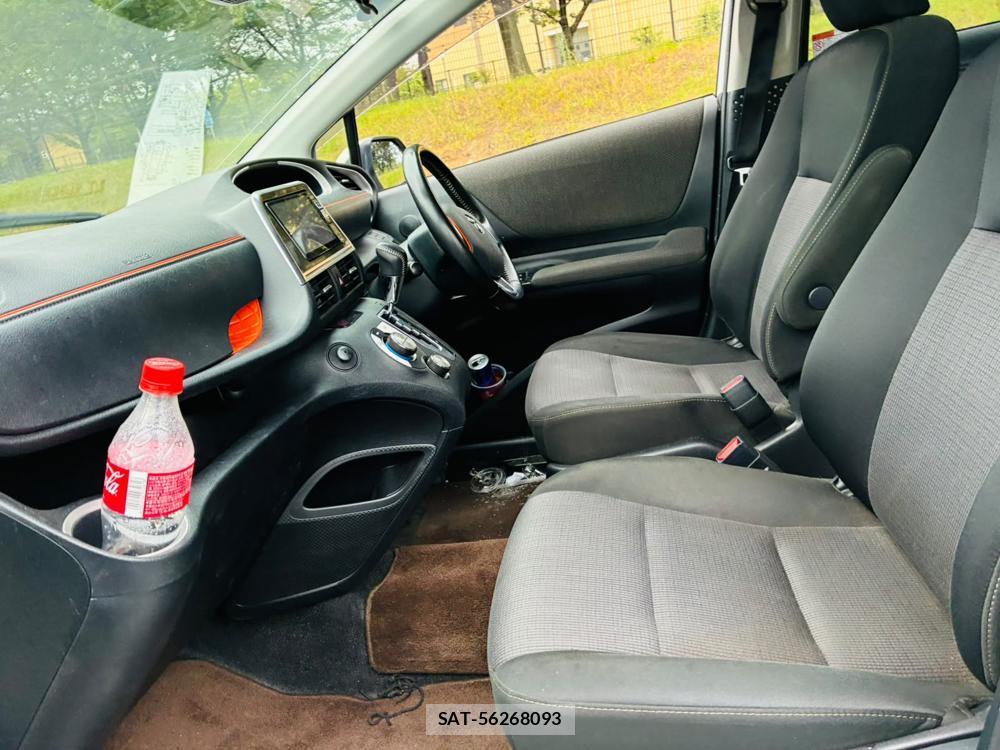 Toyota SIENTA 2019-07 8252485-10