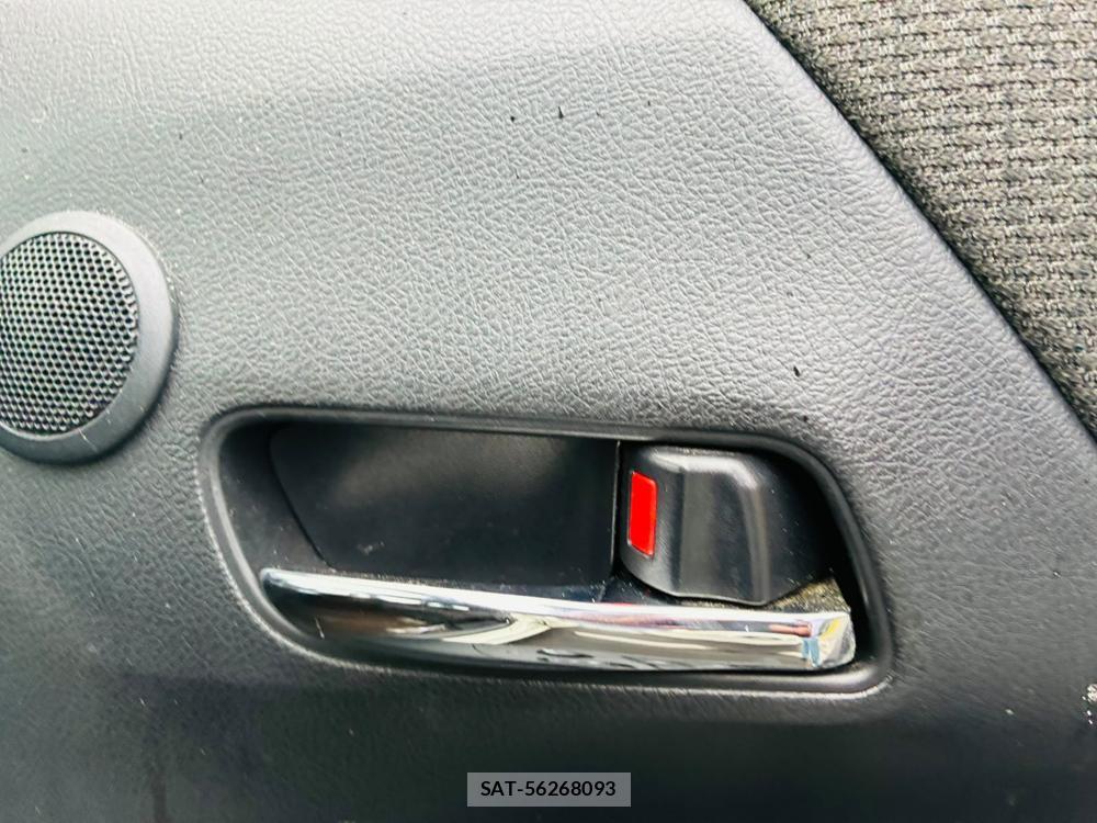 Toyota SIENTA 2019-07 8252485-19