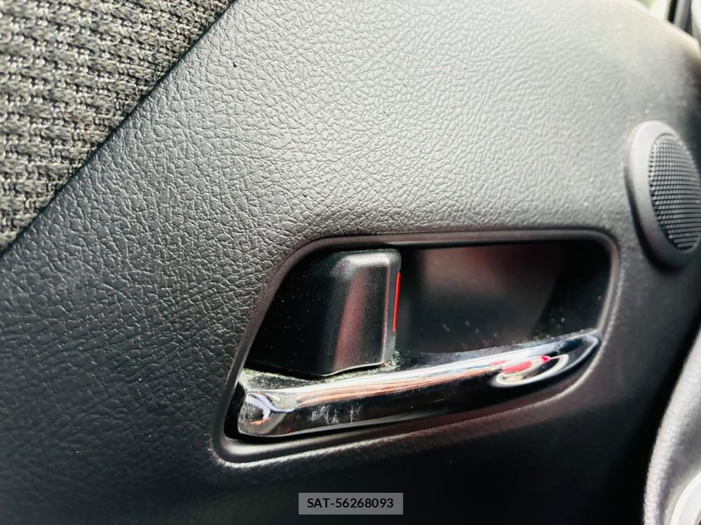 Toyota SIENTA 2019-07 8252485-21
