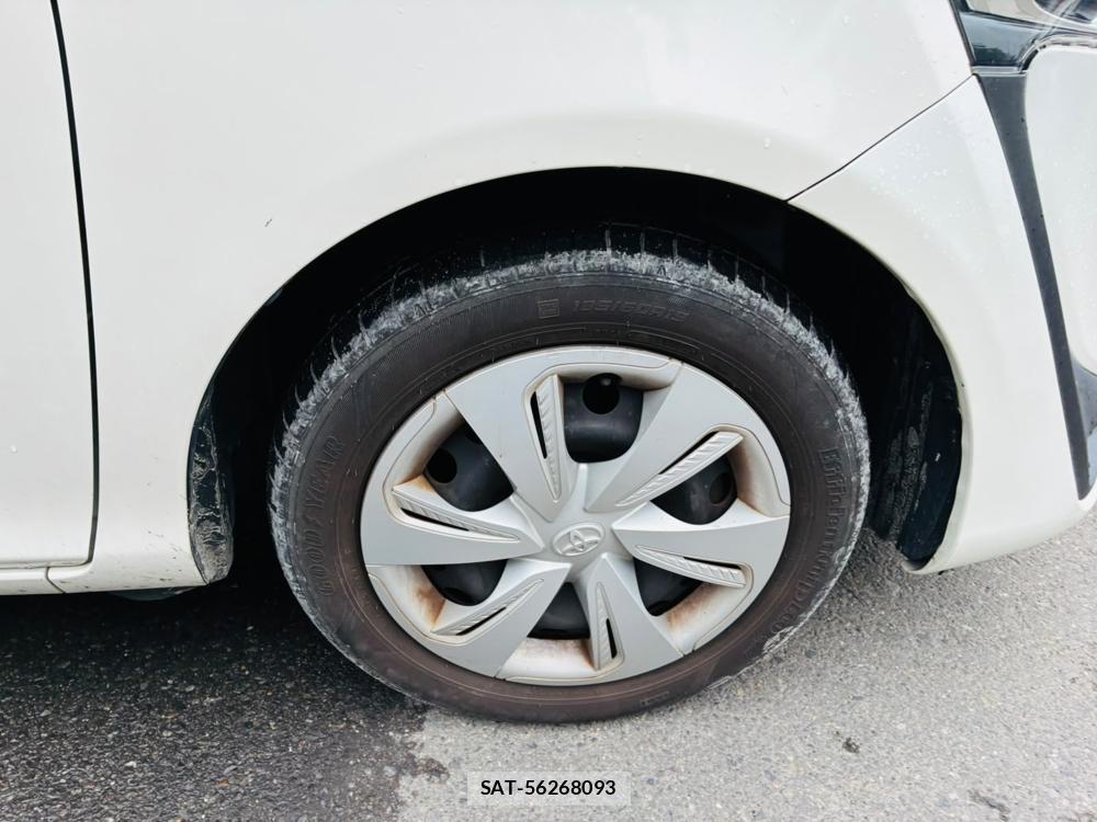 Toyota SIENTA 2019-07 8252485-27