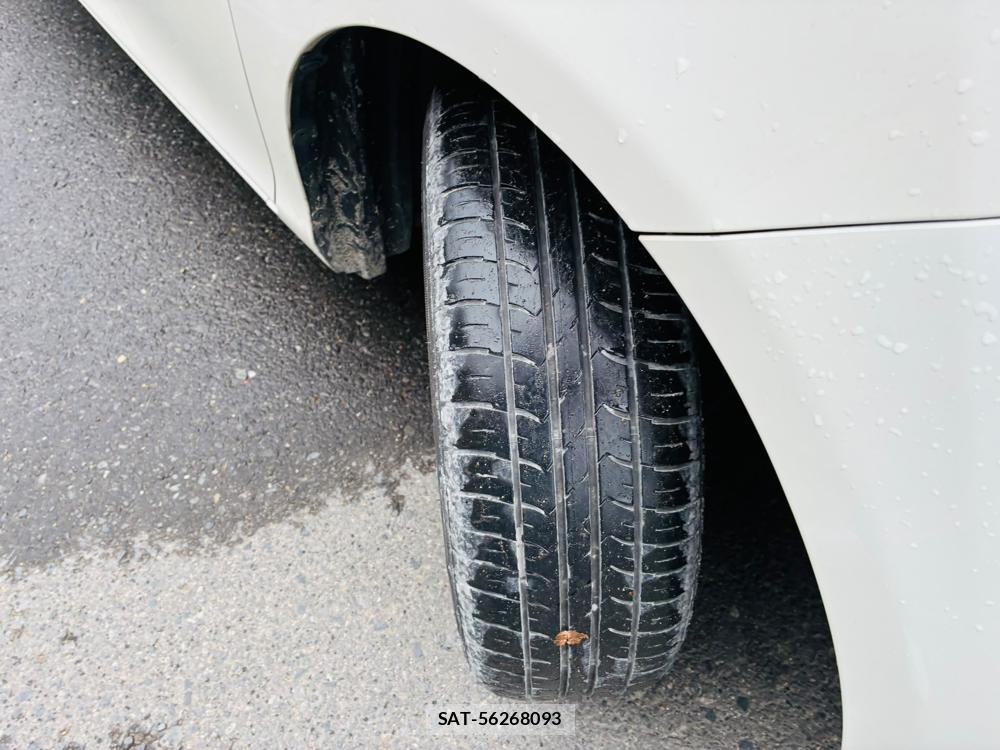 Toyota SIENTA 2019-07 8252485-31