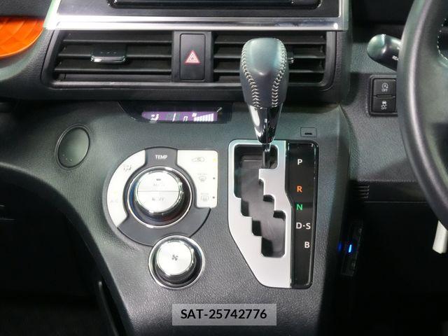 Toyota SIENTA 2016-09 8368691-12