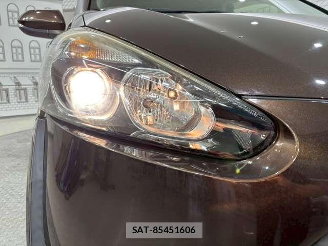 Toyota SIENTA 2016-02 8368692-16