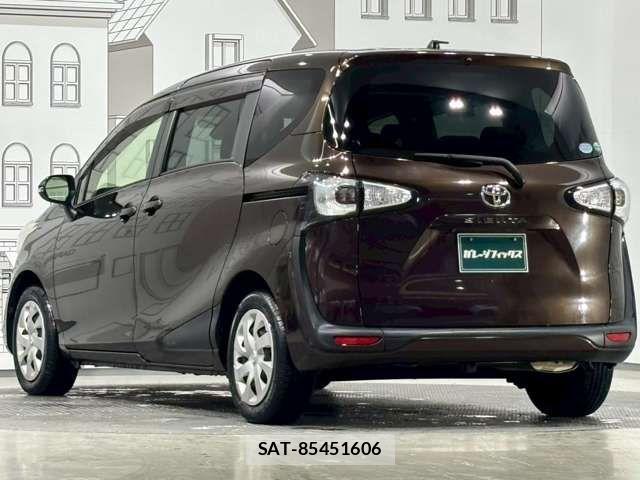 Toyota SIENTA 2016-02 8368692-5