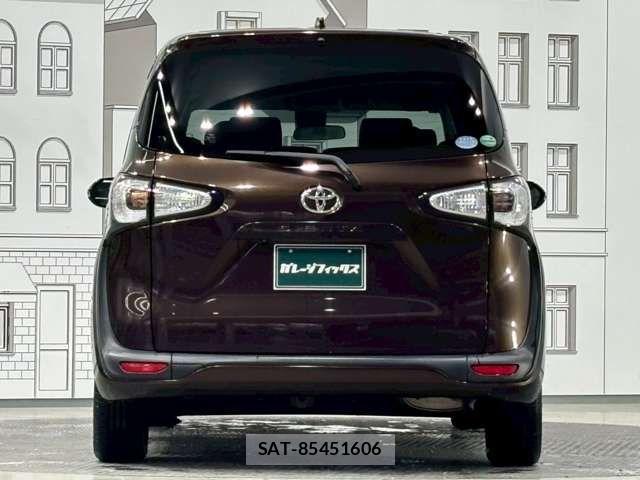 Toyota SIENTA 2016-02 8368692-6