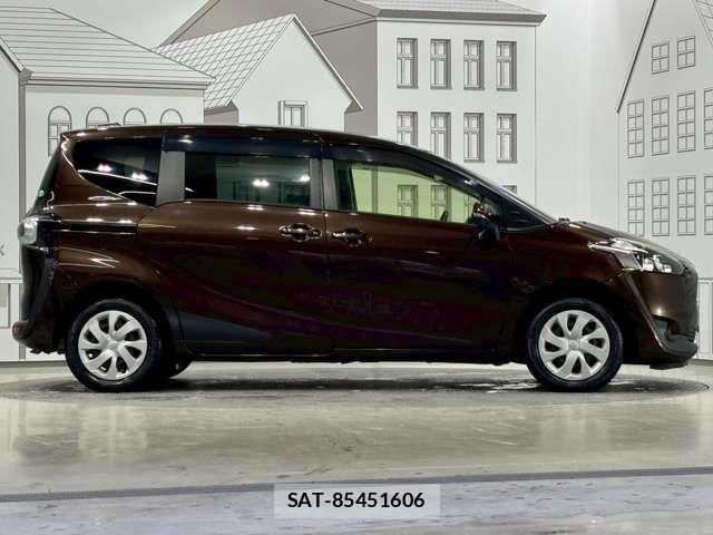 Toyota SIENTA 2016-02 8368692-8