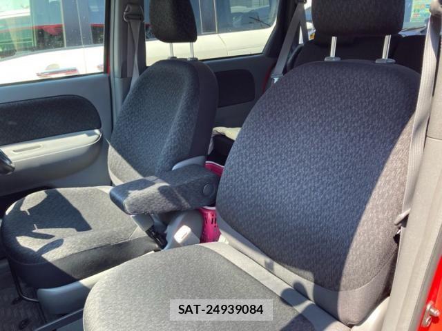 Toyota SIENTA 2011-10 8368699-10