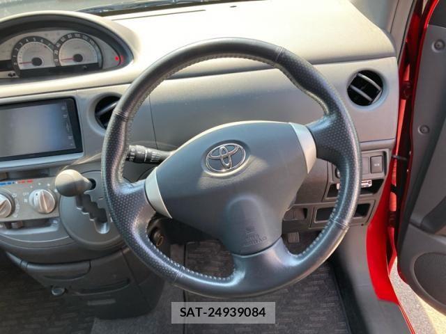 Toyota SIENTA 2011-10 8368699-12