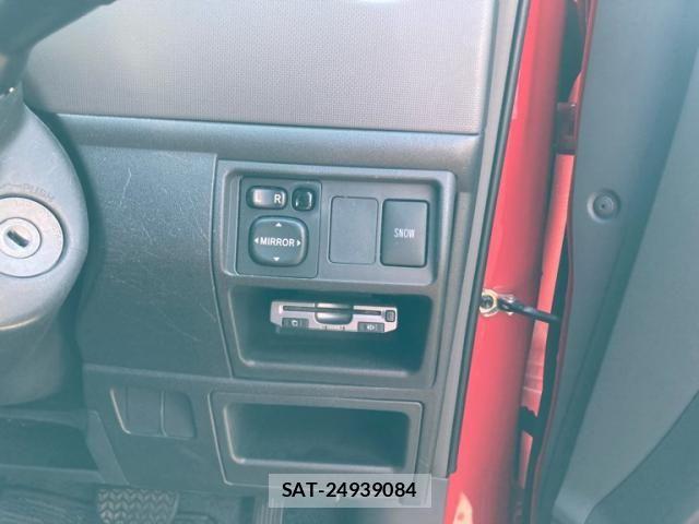 Toyota SIENTA 2011-10 8368699-15