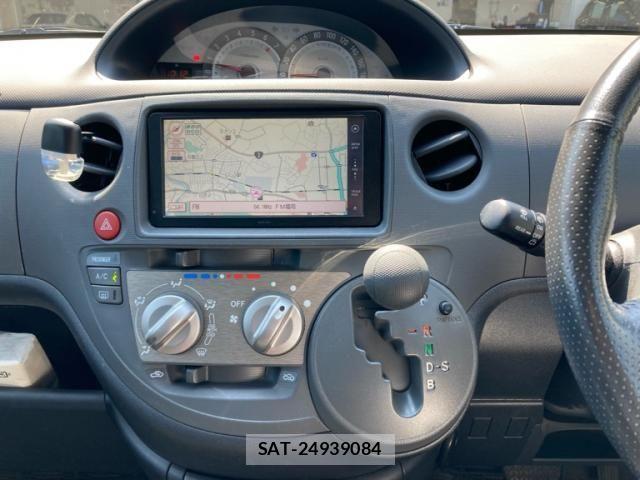 Toyota SIENTA 2011-10 8368699-17
