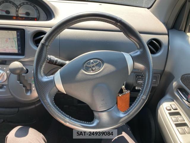 Toyota SIENTA 2011-10 8368699-19