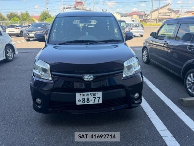 Toyota SIENTA 2015-02 8372182-0